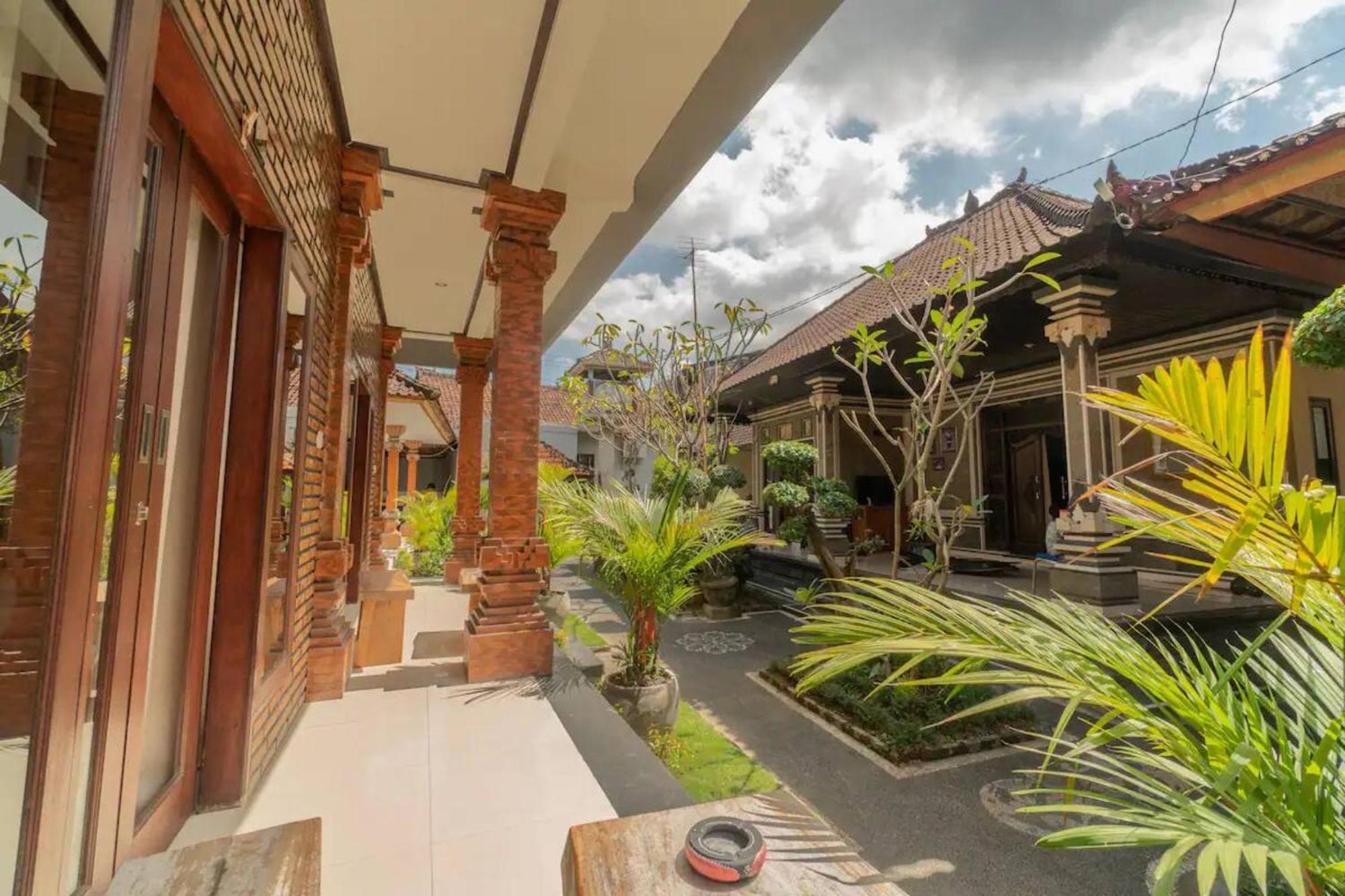 Pondok Lulik Homestay Canggu Exterior photo
