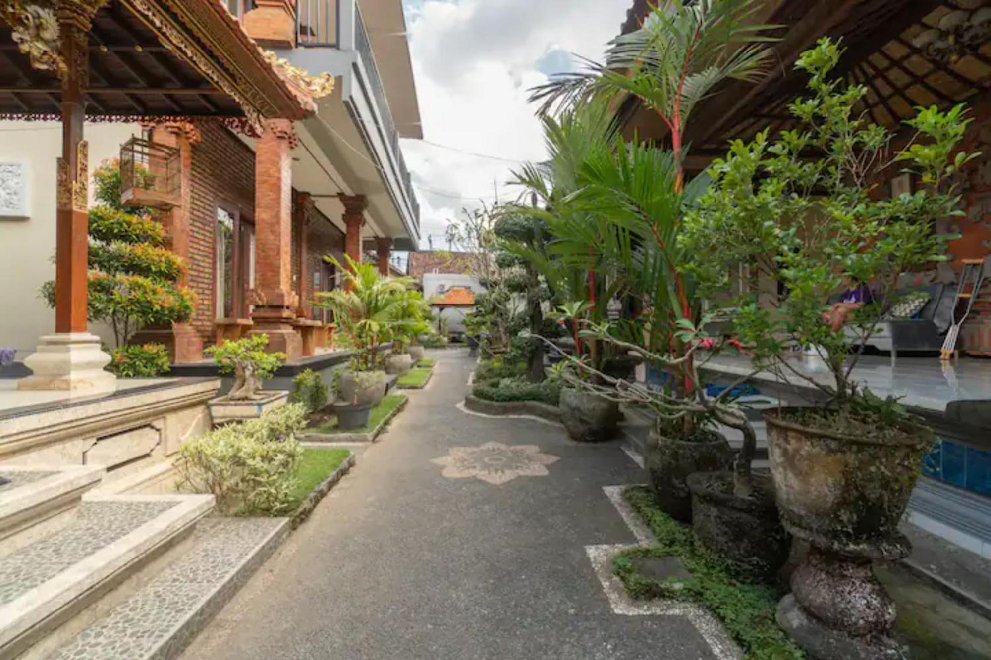 Pondok Lulik Homestay Canggu Exterior photo